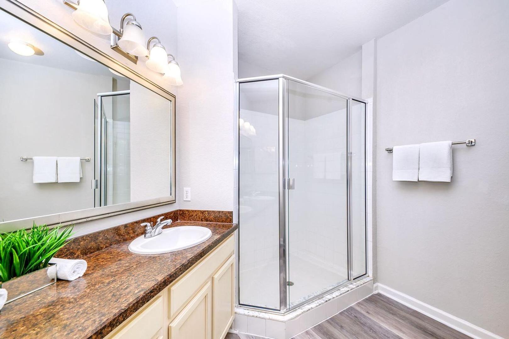 Bright & Modern 2Br Condo With Pool & Hot Tub, Near Disney! Orlando Luaran gambar