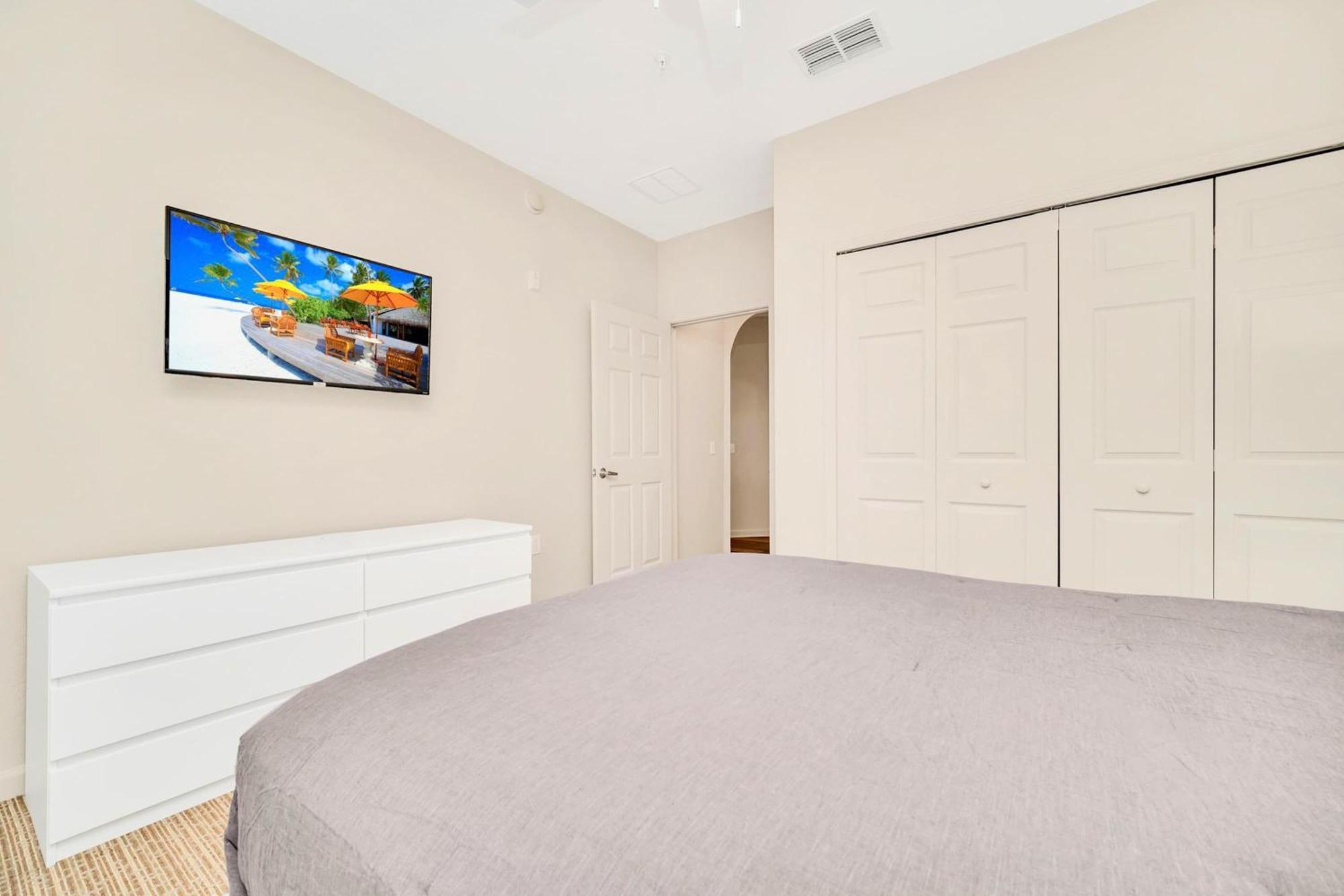 Bright & Modern 2Br Condo With Pool & Hot Tub, Near Disney! Orlando Luaran gambar