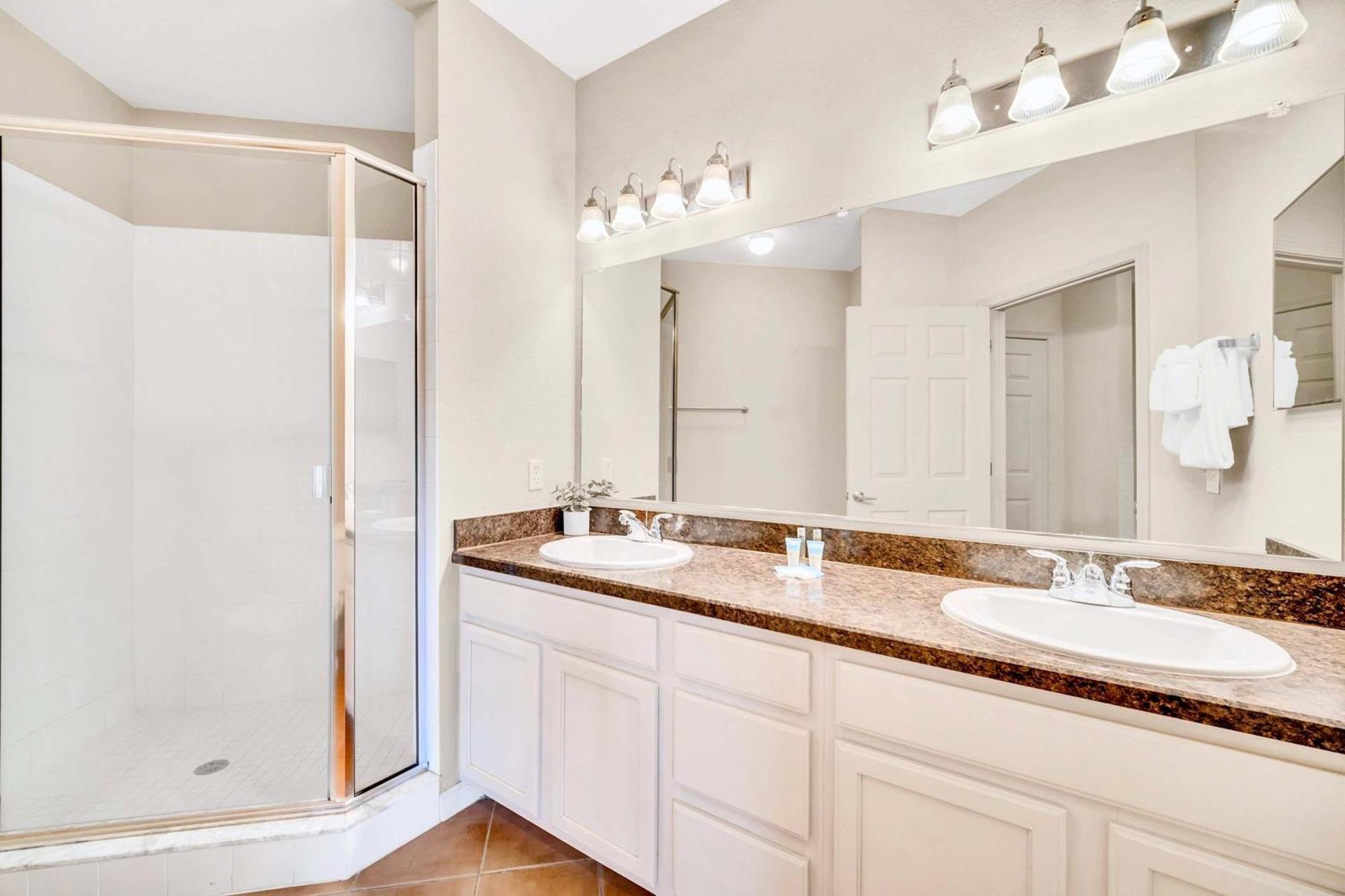 Bright & Modern 2Br Condo With Pool & Hot Tub, Near Disney! Orlando Luaran gambar